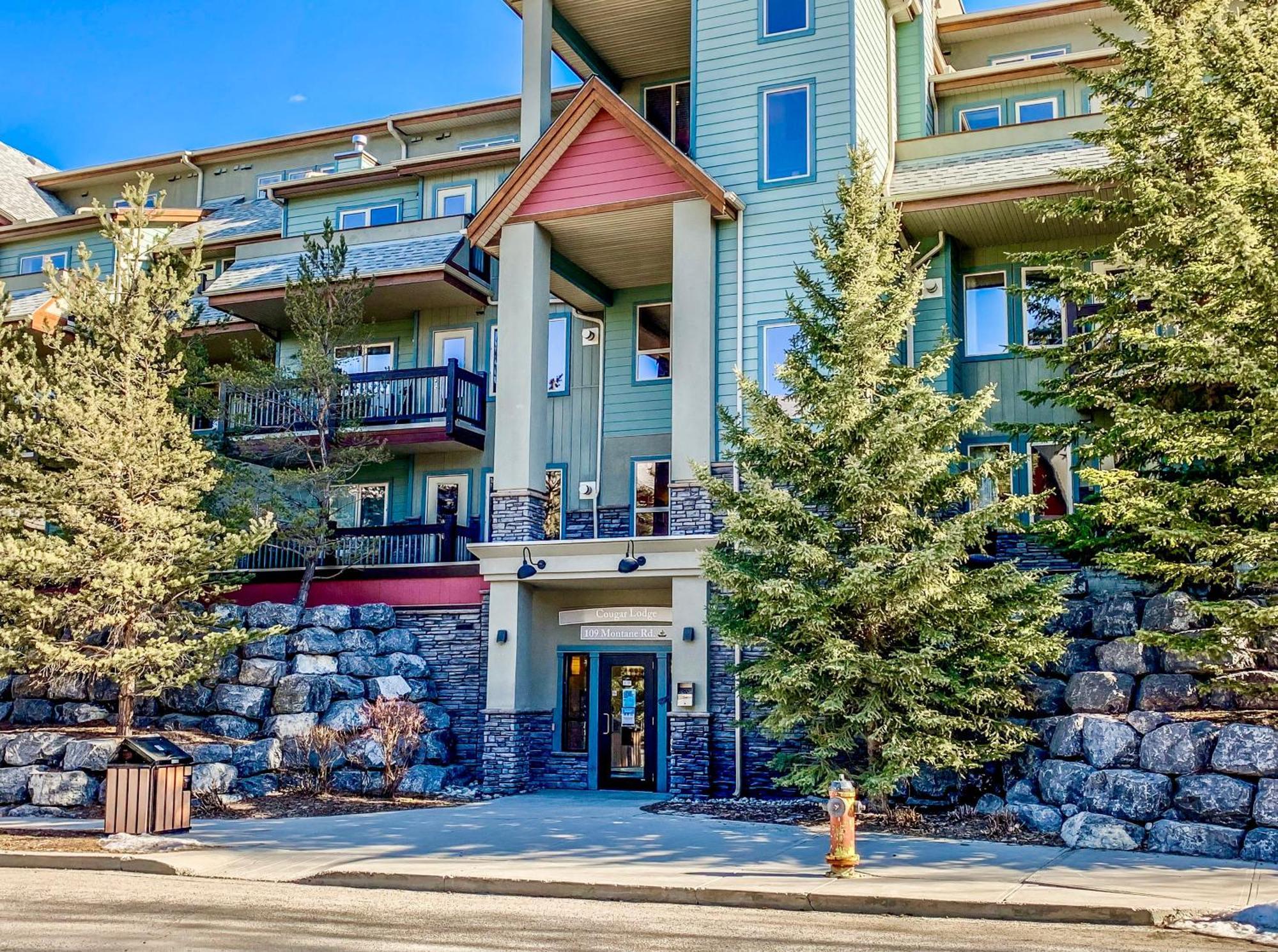 Canmore Mountain View Loft Apartment Heated Outdoor Pool Экстерьер фото